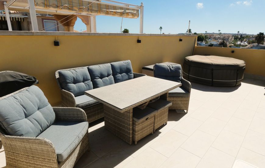 Sale - Semi Detached - Torrevieja