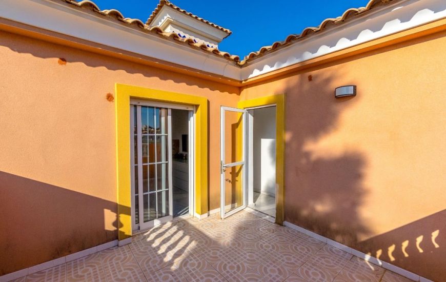 Sale - Villa - Villamartin