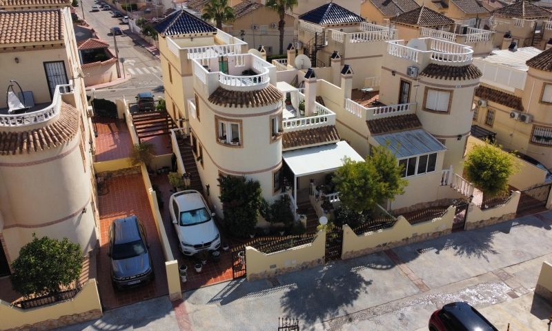 Sale - Villa - Orihuela Costa