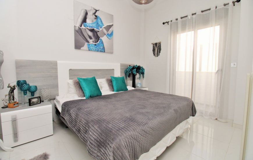 Sale - Villa - Villamartin