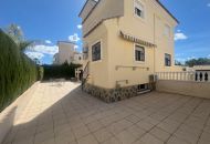 Sale - Villa - El Raso