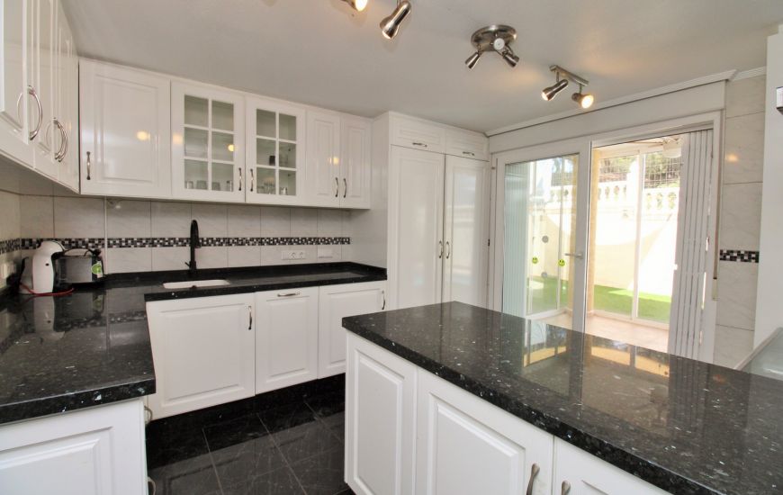 Sale - Villa - Villamartin