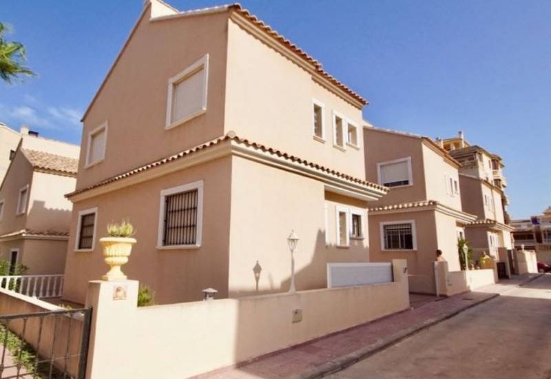 Sale - Single family house - Guardamar del Segura