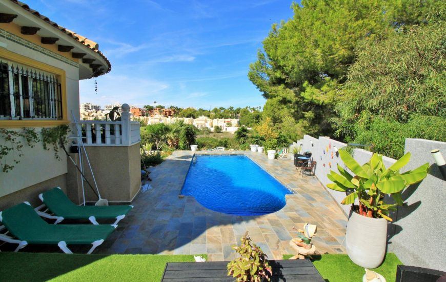 Sale - Villa - Villamartin