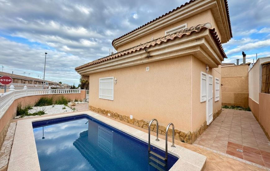 Venta - Villa - Torrevieja