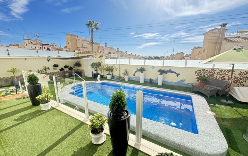 Sale - Villa - Villamartin