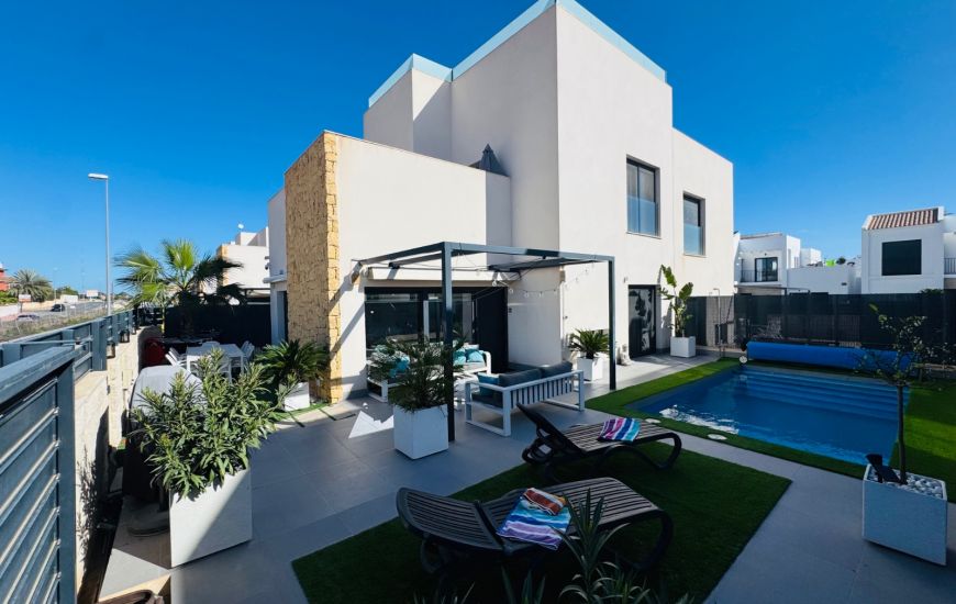 Sale - Half Vrijstaand Huis - Ciudad Quesada