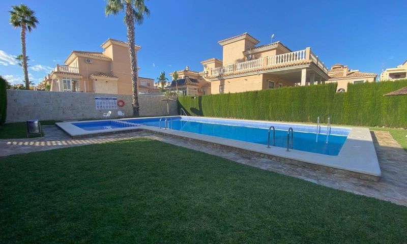 Sale - Villa - Orihuela Costa