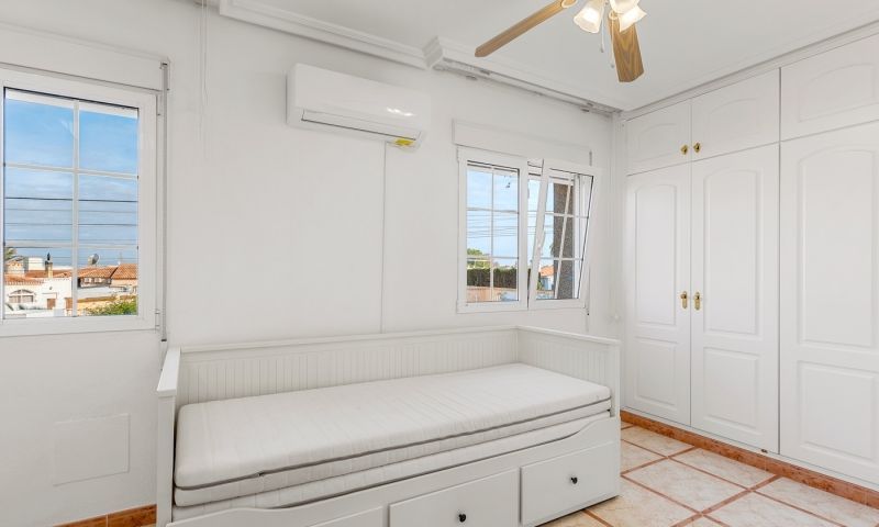 Sale - Villa - Torrevieja