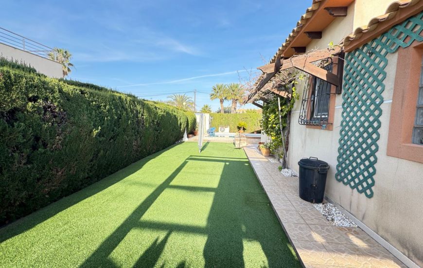 Sale - Villa - Cabo Roig