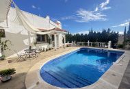 Sale - Villa - Villamartin