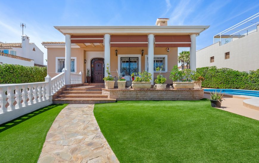 Sale - Villa - Torrevieja