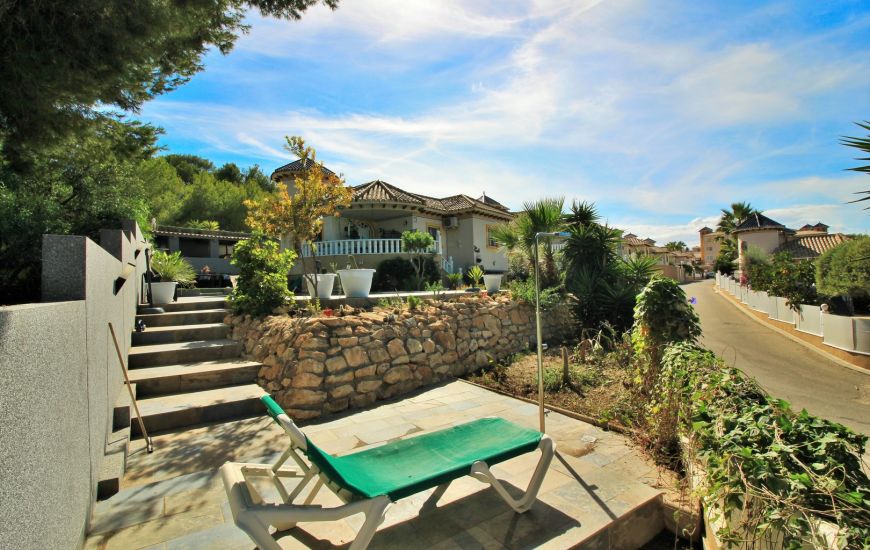 Sale - Villa - Villamartin