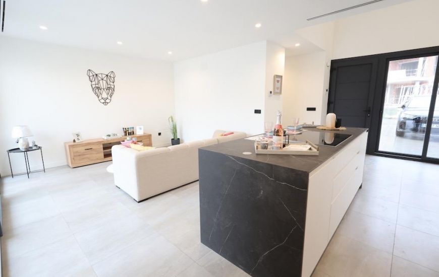 Venta - Villa - Los Alcázares