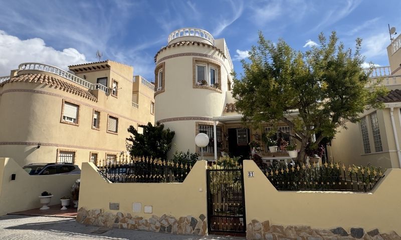 Sale - Villa - Orihuela Costa