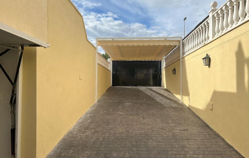Sale - Villa - El Raso