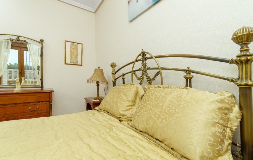 Sale - Villa - Los Altos