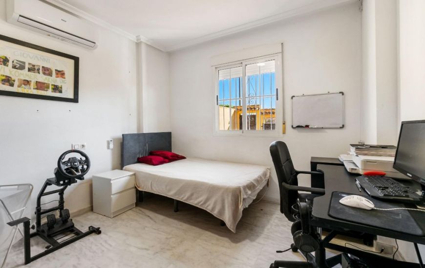 Sale - Villa - Villamartin