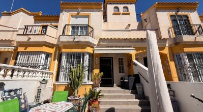 Townhouse - Sale - El Raso - El Raso
