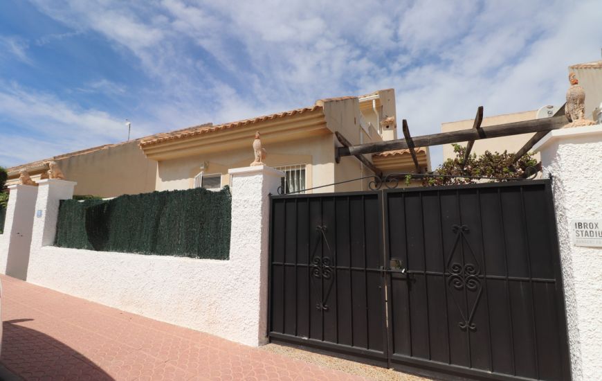Sale - Villa - Benimar