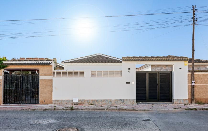 Sale - Villa - Torrevieja - 