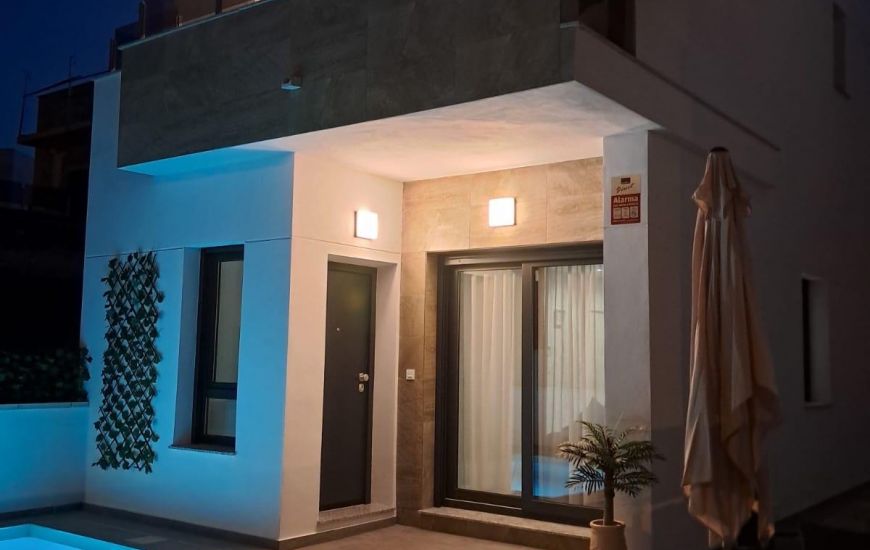 Sale - Villa - Torrevieja