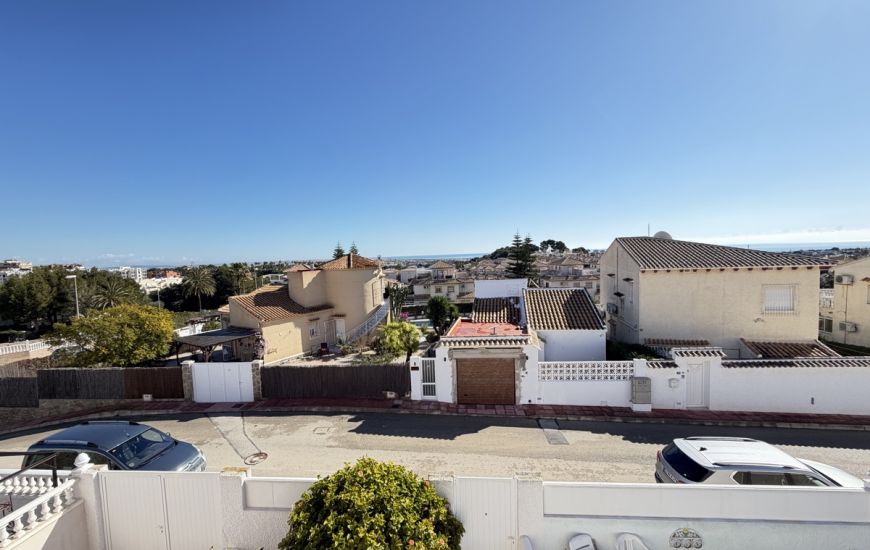 Sale - Villa - Villamartin