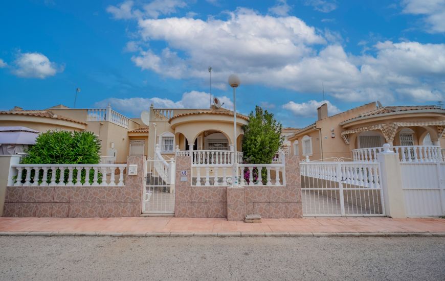 Sale - Half Vrijstaand Huis - Ciudad Quesada