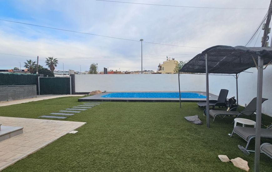 Sale - Villa - Torrevieja