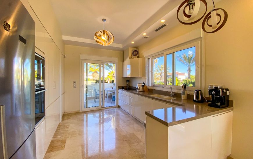 Sale - Villa - La Zenia