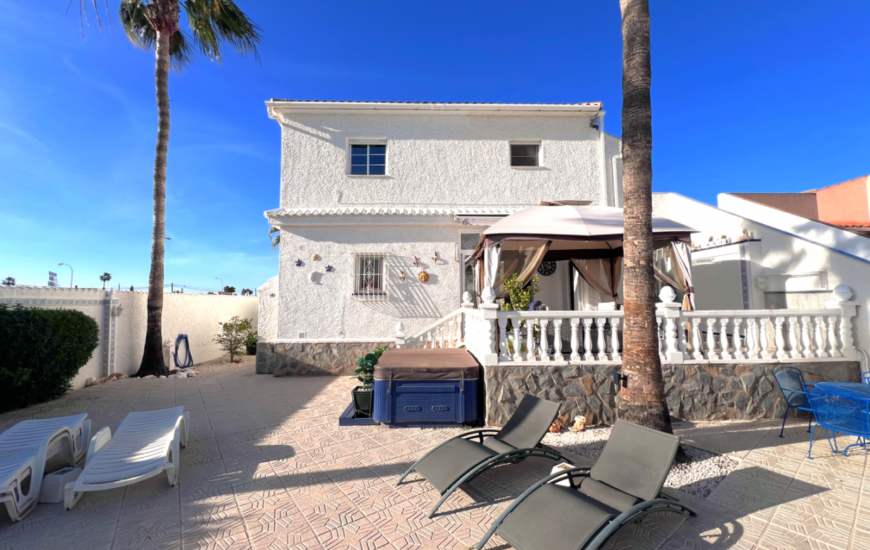 Sale - Villa - Torrevieja