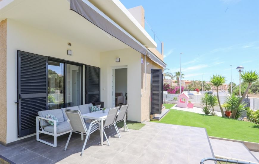 Sale - Villa - La Zenia