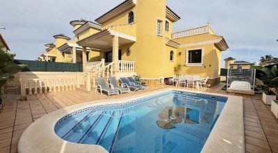 Villa - Sale - Villamartin - Villamartin