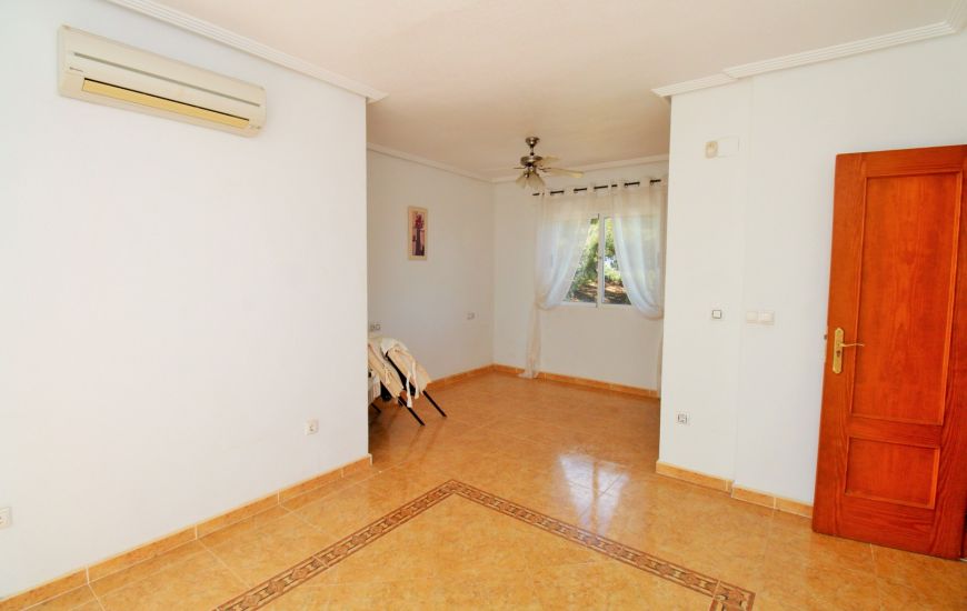 Sale - Villa - Villamartin