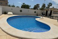 Sale - Villa - El Raso