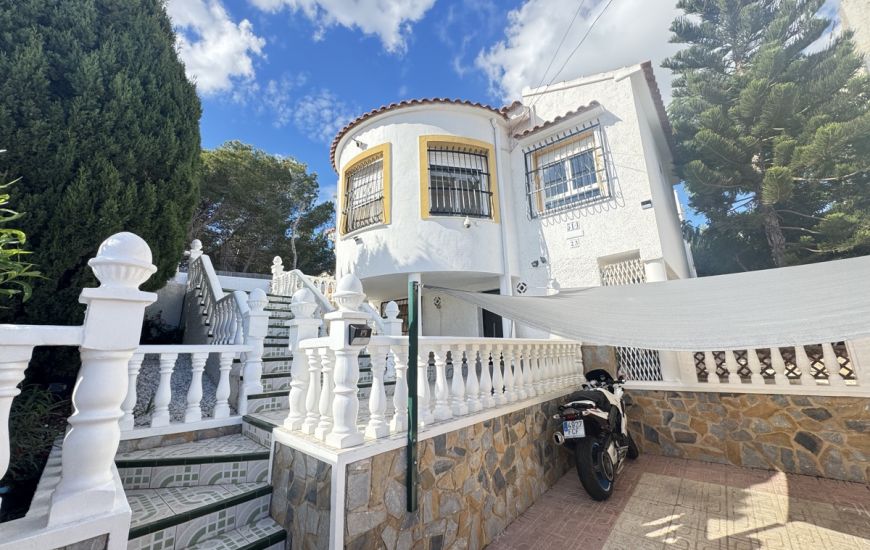 Sale - Villa - Villamartin
