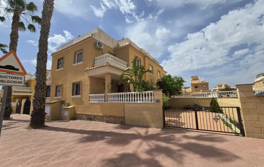 Sale - Semi Detached - Ciudad Quesada