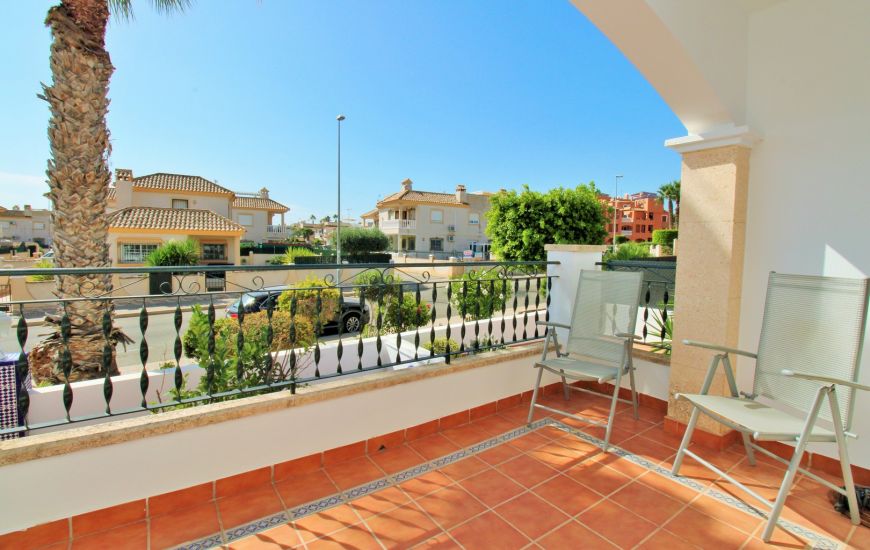 Sale - Rijtjeshuis - Villamartin