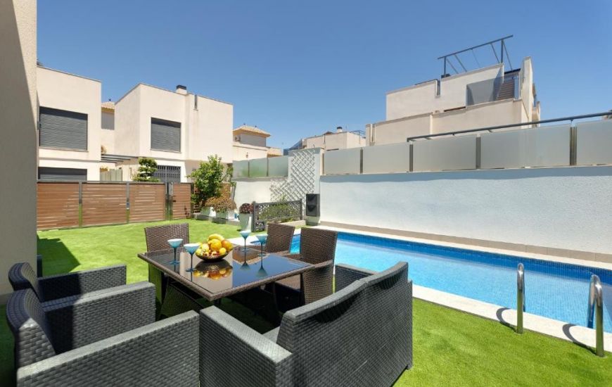 Venta - Villa - Torrevieja