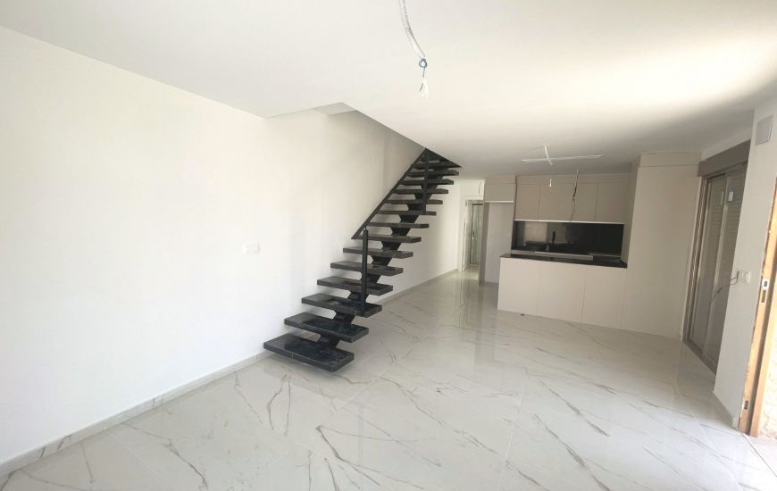 Sale - Semi Detached - Daya Nueva