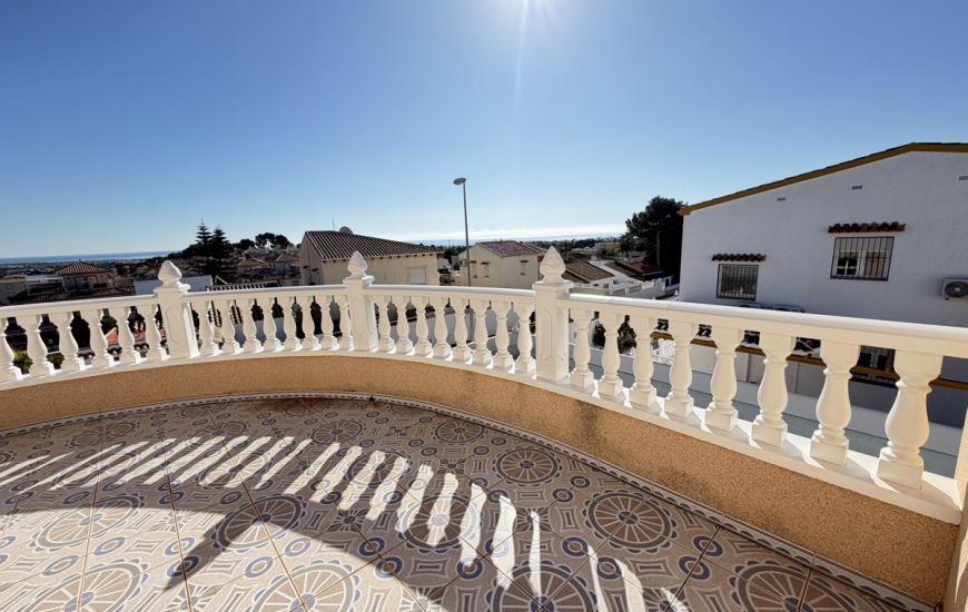 Sale - Villa - Villamartin