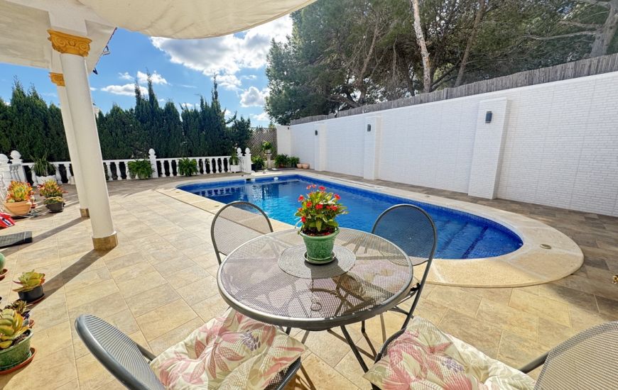 Sale - Villa - Villamartin