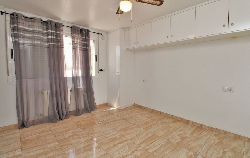 Sale - Villa - Villamartin