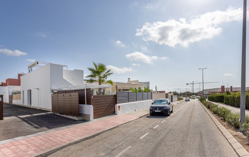 Sale - House - Detached Villa - Los Montesinos