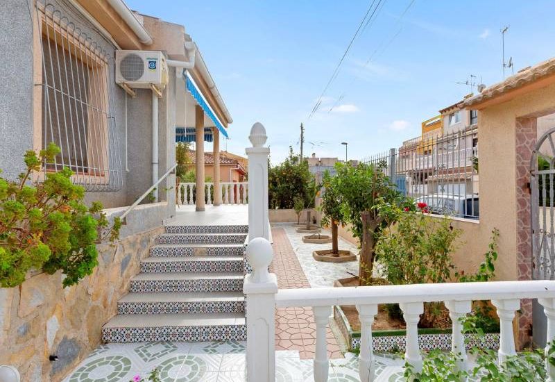 Sale - Single family house - Torrevieja