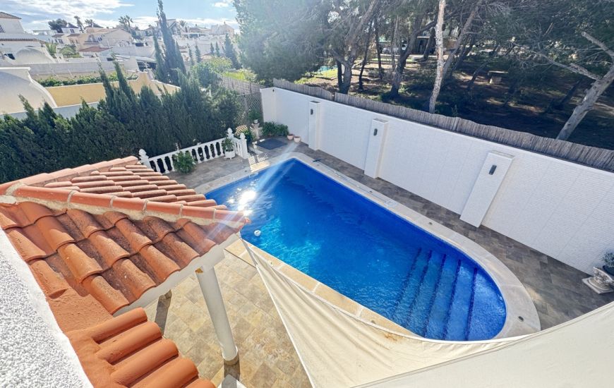 Sale - Villa - Villamartin