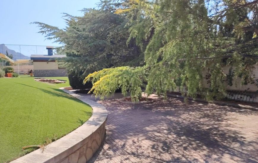 Venta - Villa - Petrer