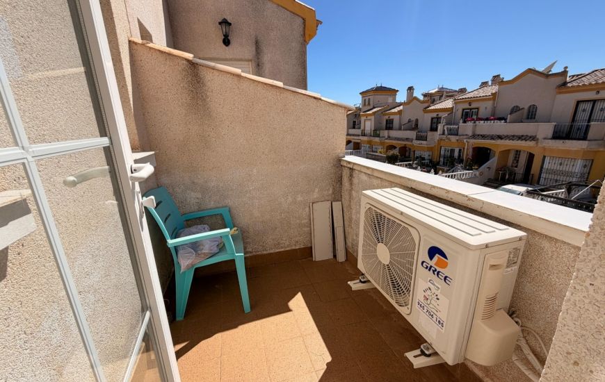 Sale - Townhouse - El Raso
