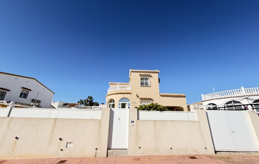 Sale - Villa - Villamartin
