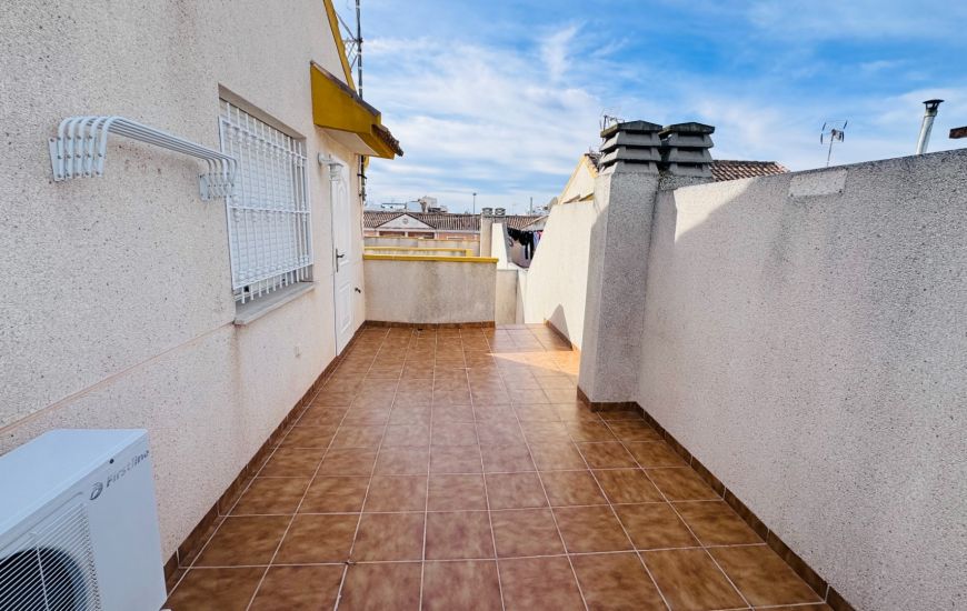 Sale - Townhouse - Daya Nueva